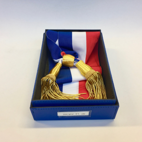 Boîte écharpe maire 2